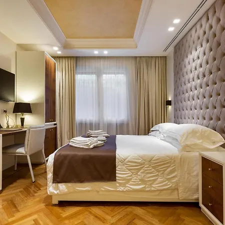 Luxury Carra - *