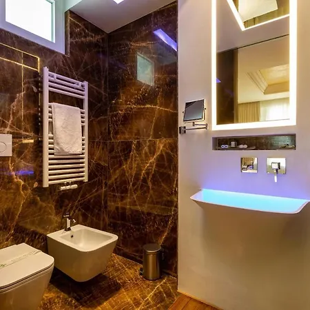 Luxury Carra - *