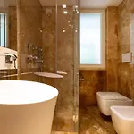 Luxury Carra -