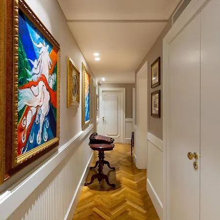 Luxury Carra -