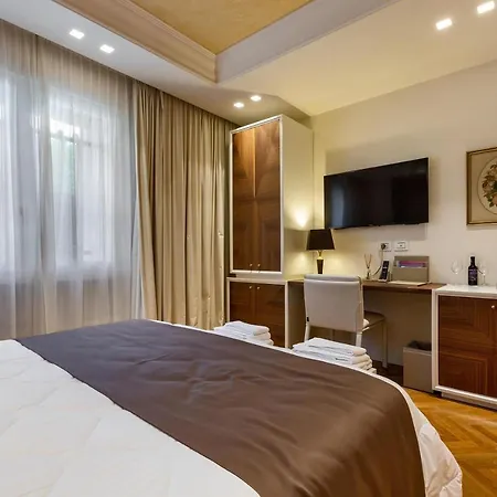 Luxury Carra -